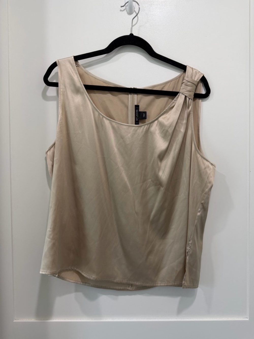 St John Charmeuse Sleeveless Blouse Pearl Gold Silk Top Fits L